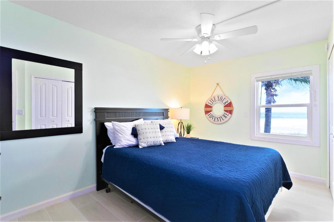 Cocoa Beach Club Room photo