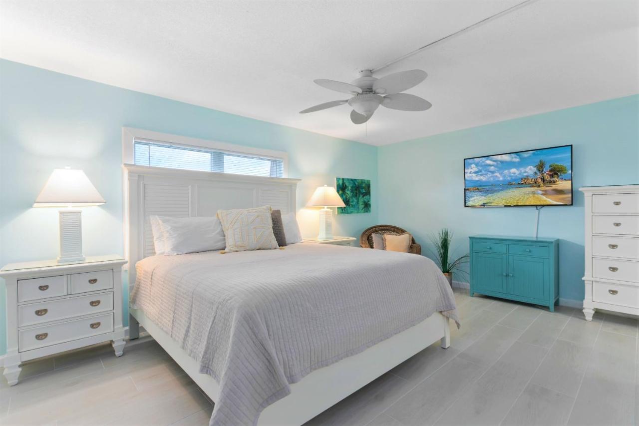 Cocoa Beach Club Room photo
