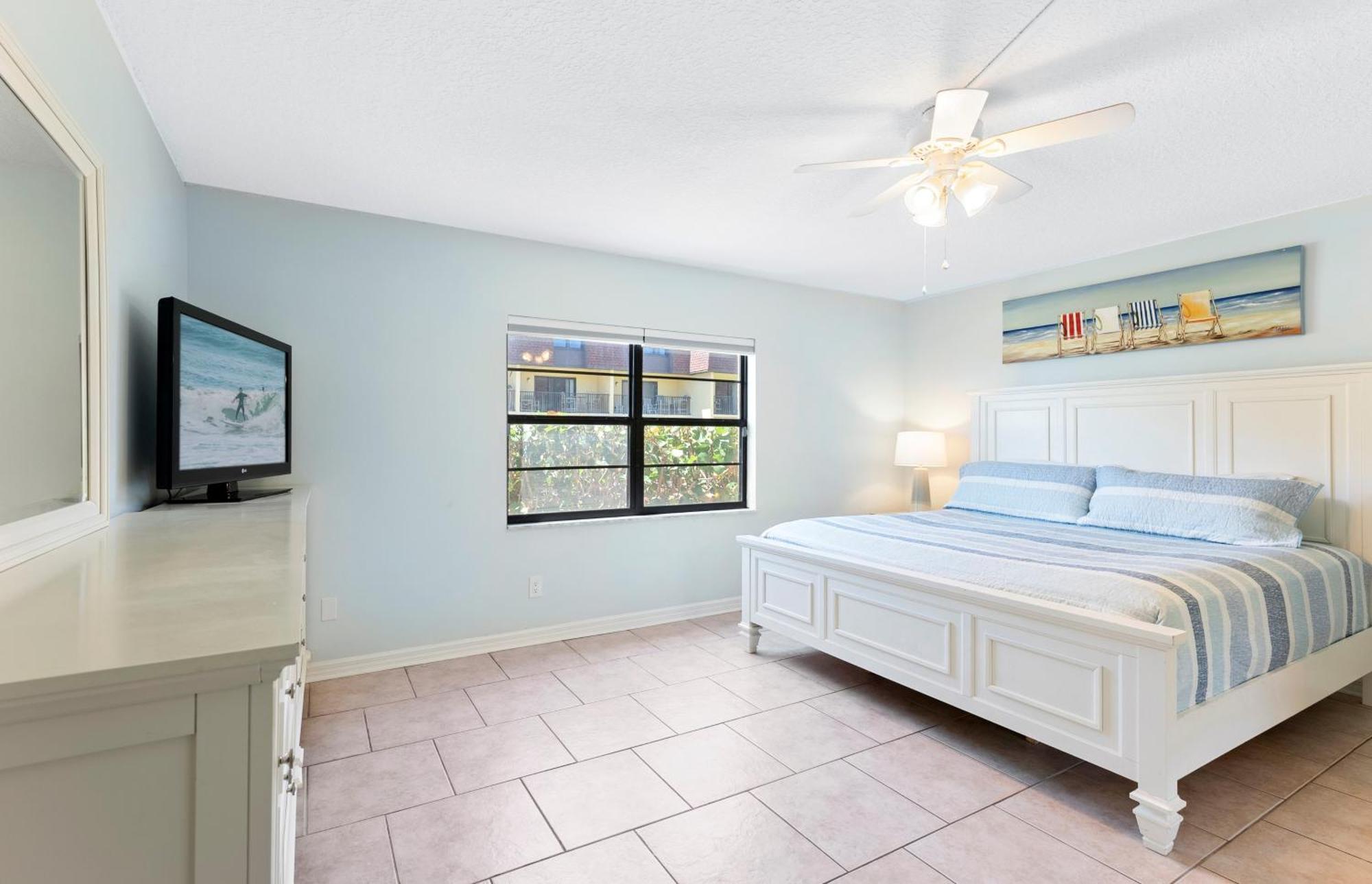 Cocoa Beach Club Room photo